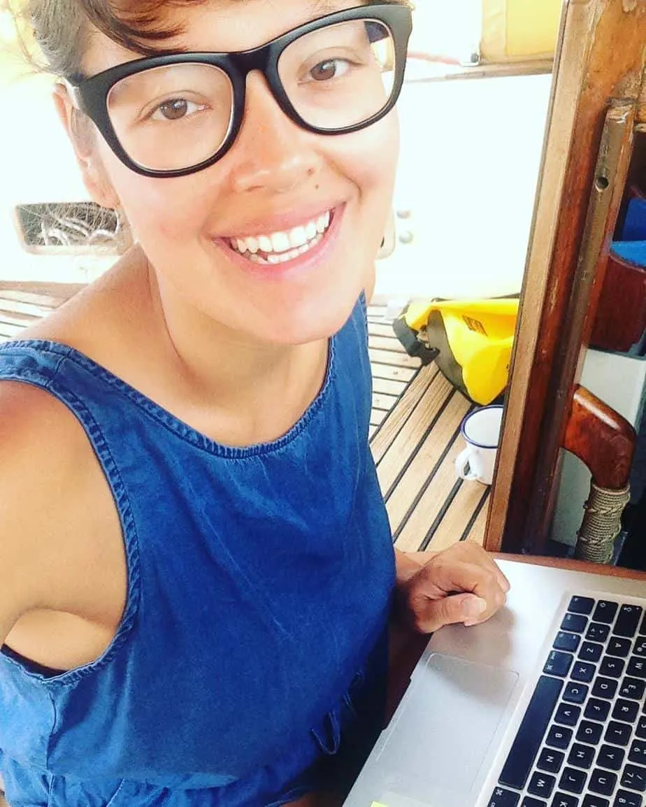 how to make money sailing around the world